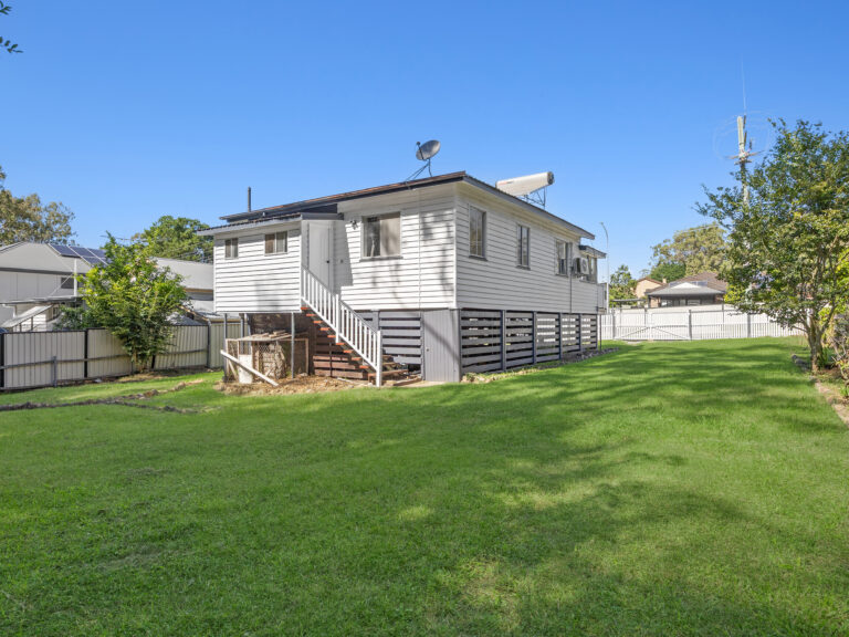 6 Addison Road, Camira, QLD 4300