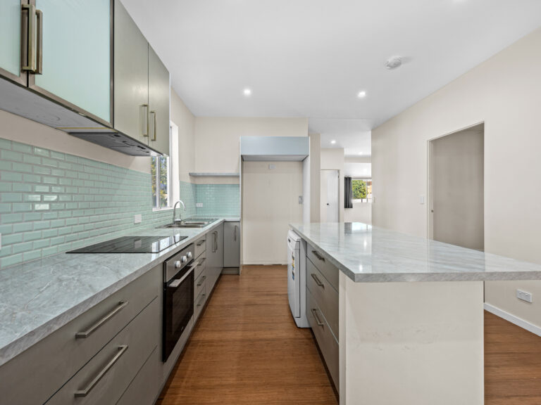 6 Addison Road, Camira, QLD 4300