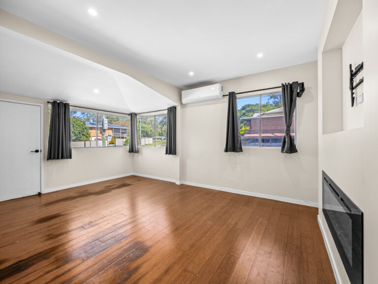 6 Addison Road, Camira, QLD 4300