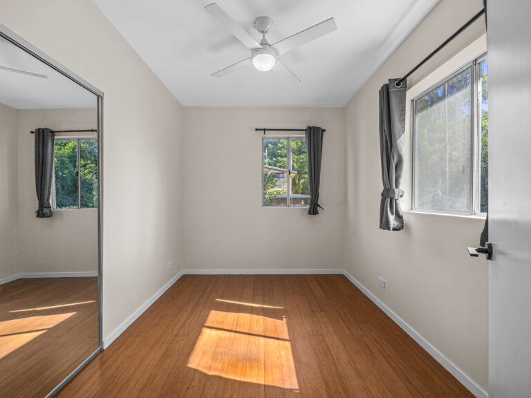 6 Addison Road, Camira, QLD 4300