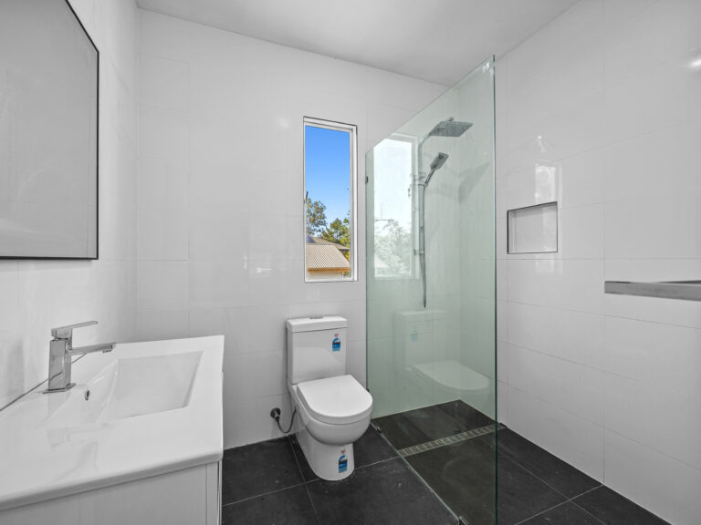 6 Addison Road, Camira, QLD 4300