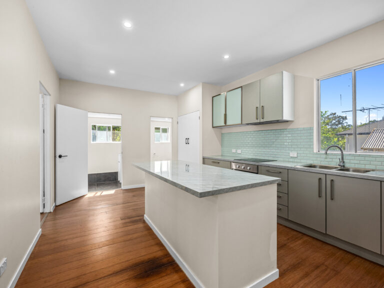 6 Addison Road, Camira, QLD 4300
