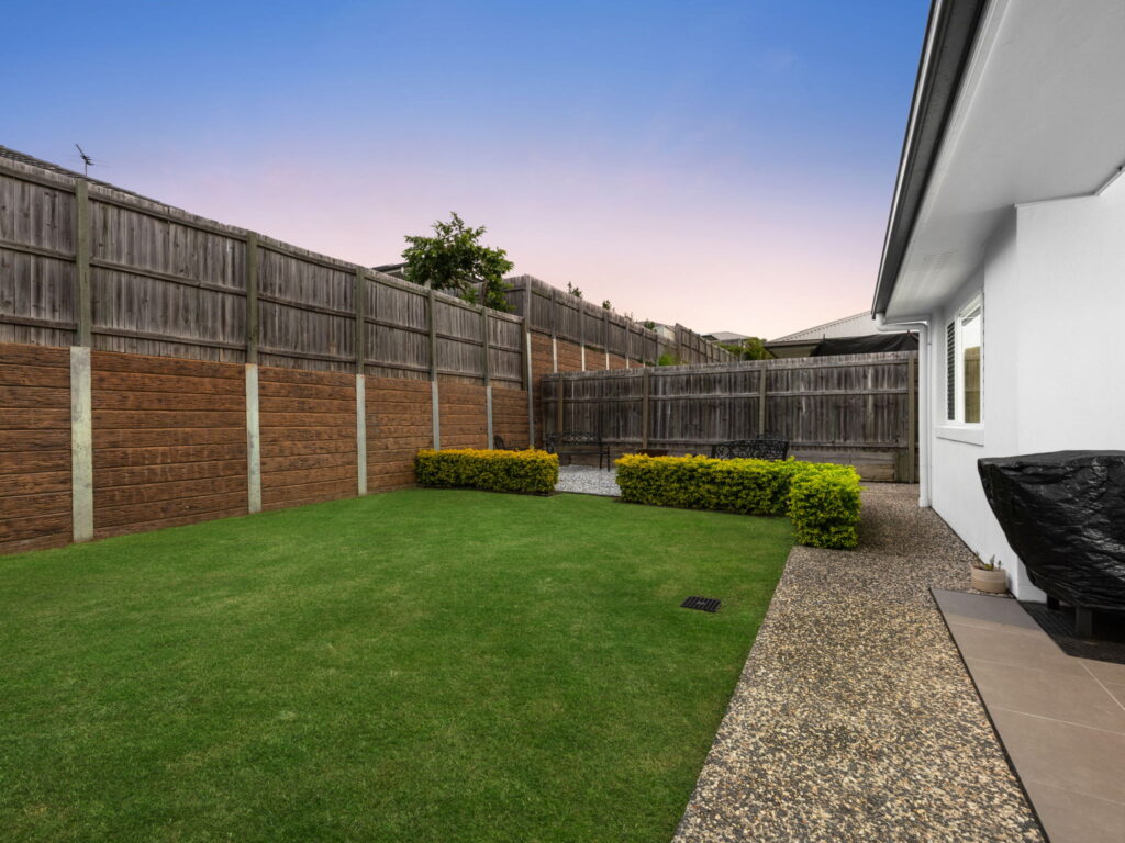 27 McMonagle Crescent, Bellbird Park, QLD 4300