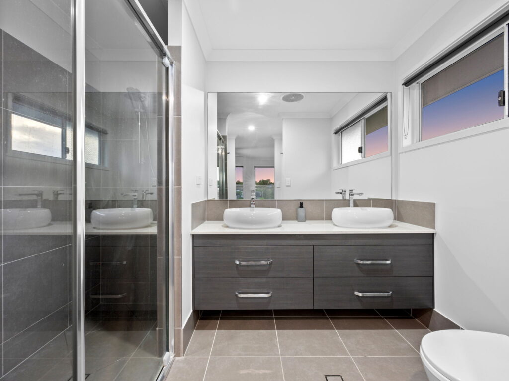 27 McMonagle Crescent, Bellbird Park, QLD 4300