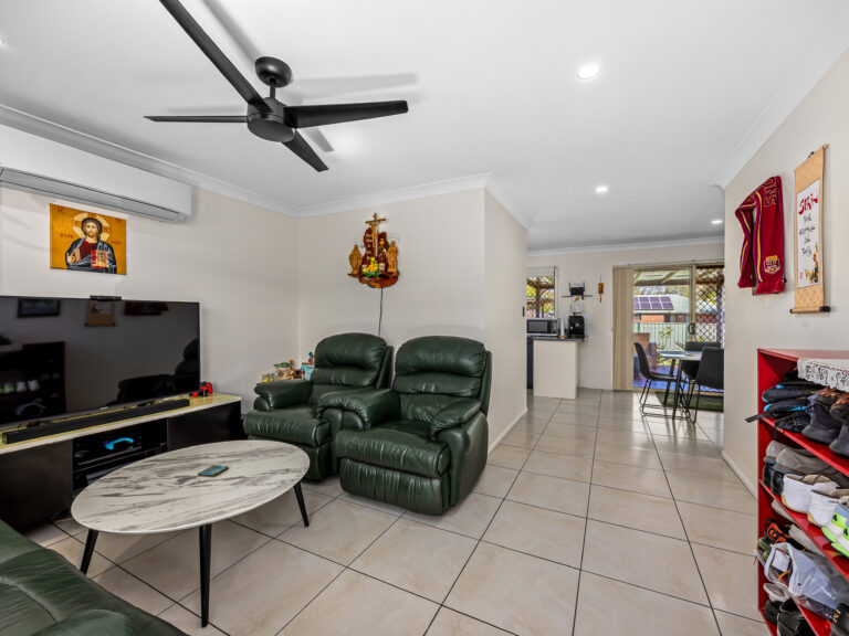 7 Colonial Court, Raceview, QLD 4305