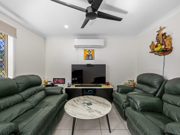 7 Colonial Court, Raceview, QLD 4305