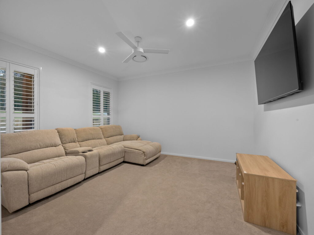 9 Hideaway Place, Karalee, QLD 4306