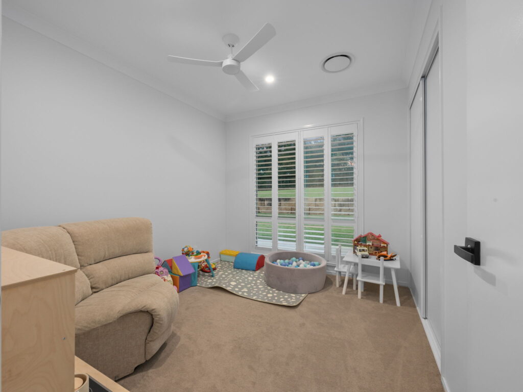 9 Hideaway Place, Karalee, QLD 4306