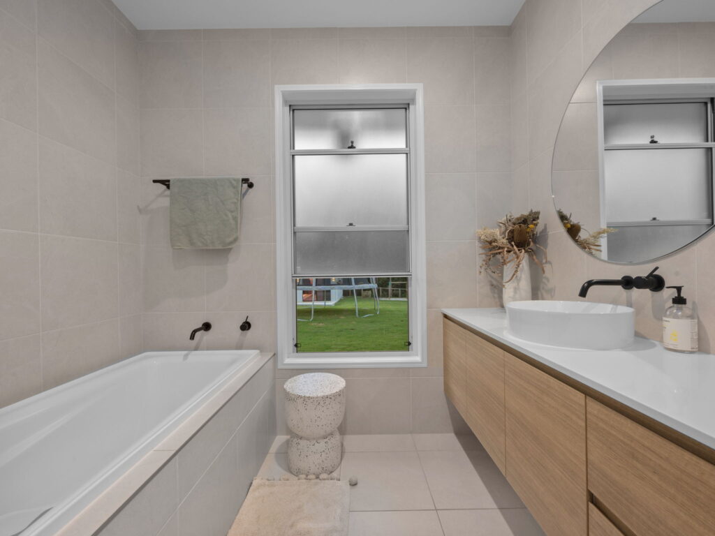 9 Hideaway Place, Karalee, QLD 4306