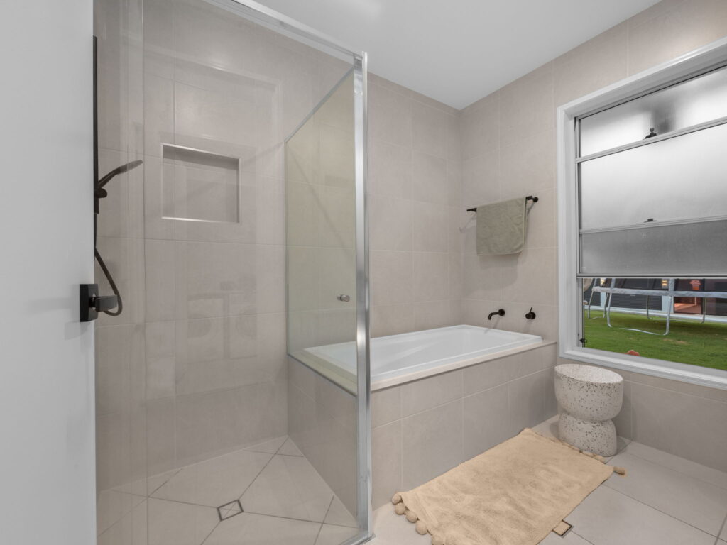 9 Hideaway Place, Karalee, QLD 4306