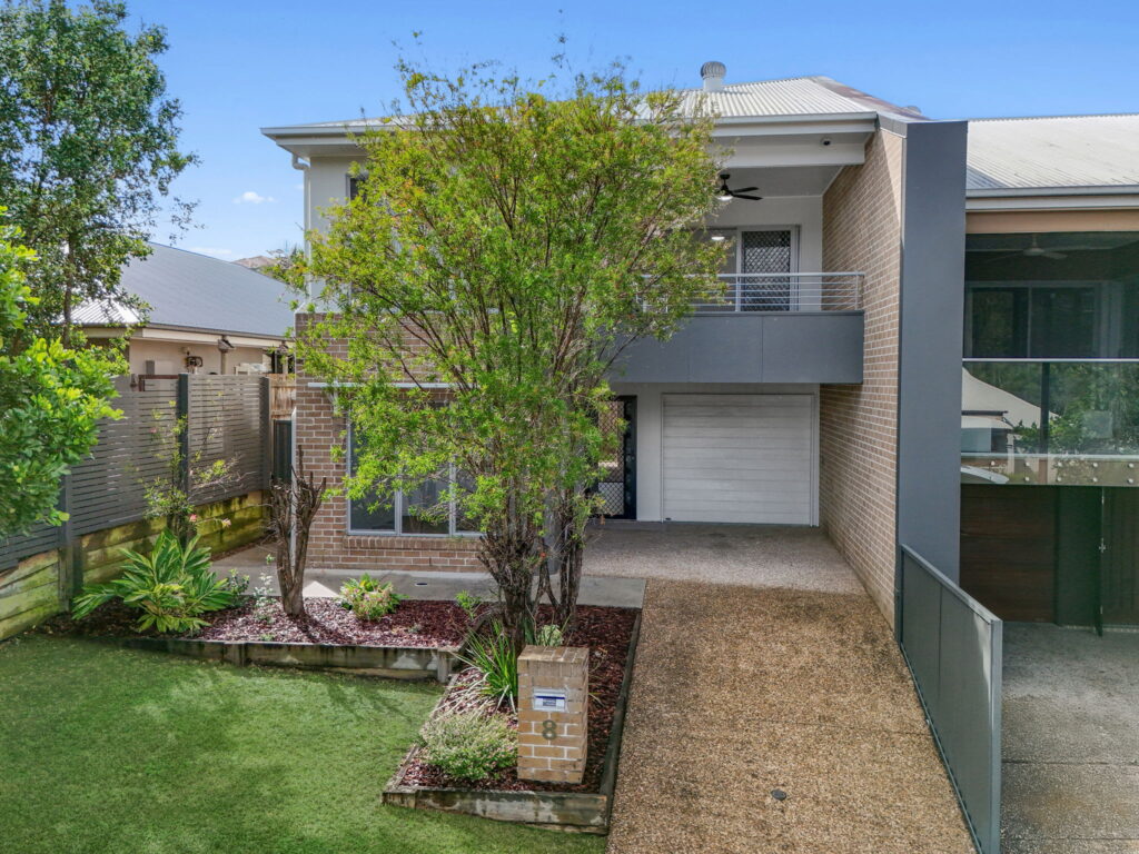 8 Mccabe Street, Springfield Lakes, QLD 4300