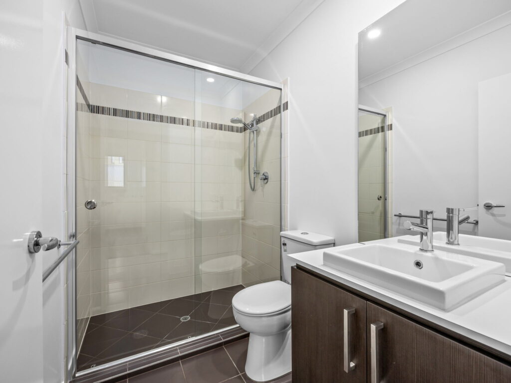 8 Mccabe Street, Springfield Lakes, QLD 4300