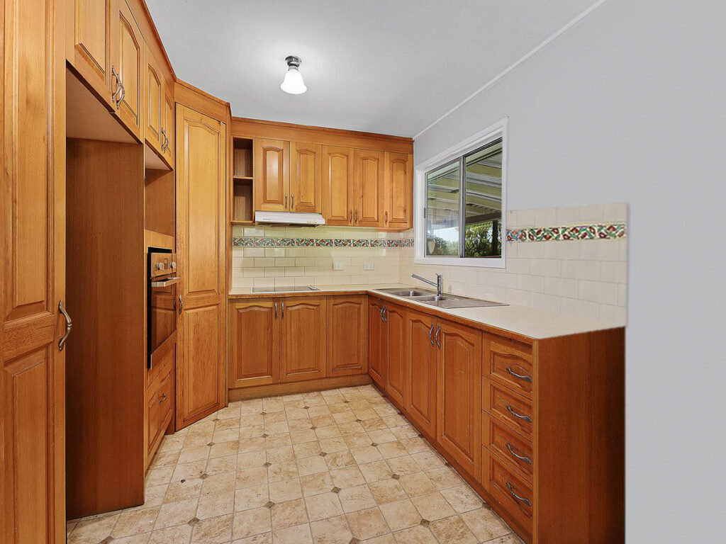 8 Thomas Street, Blackstone, QLD 4304