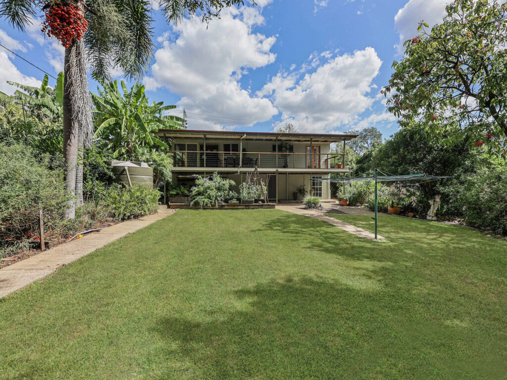 8 Thomas Street, Blackstone, QLD 4304