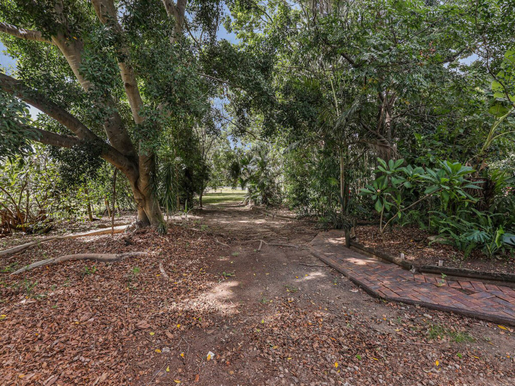 8 Thomas Street, Blackstone, QLD 4304