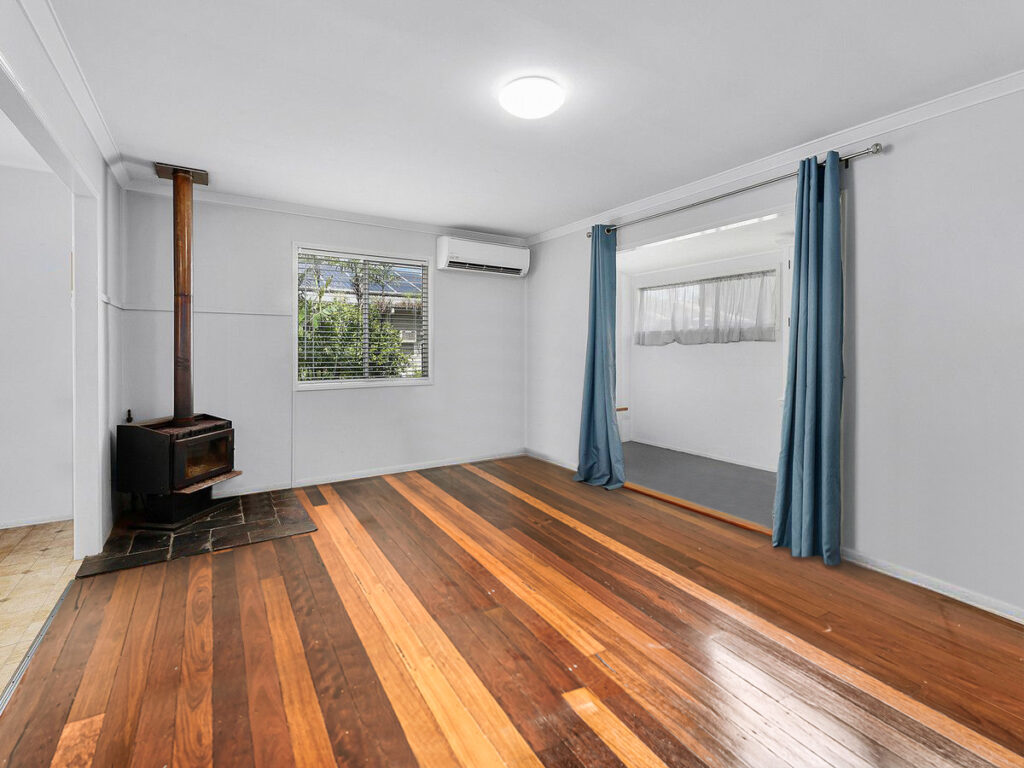 8 Thomas Street, Blackstone, QLD 4304