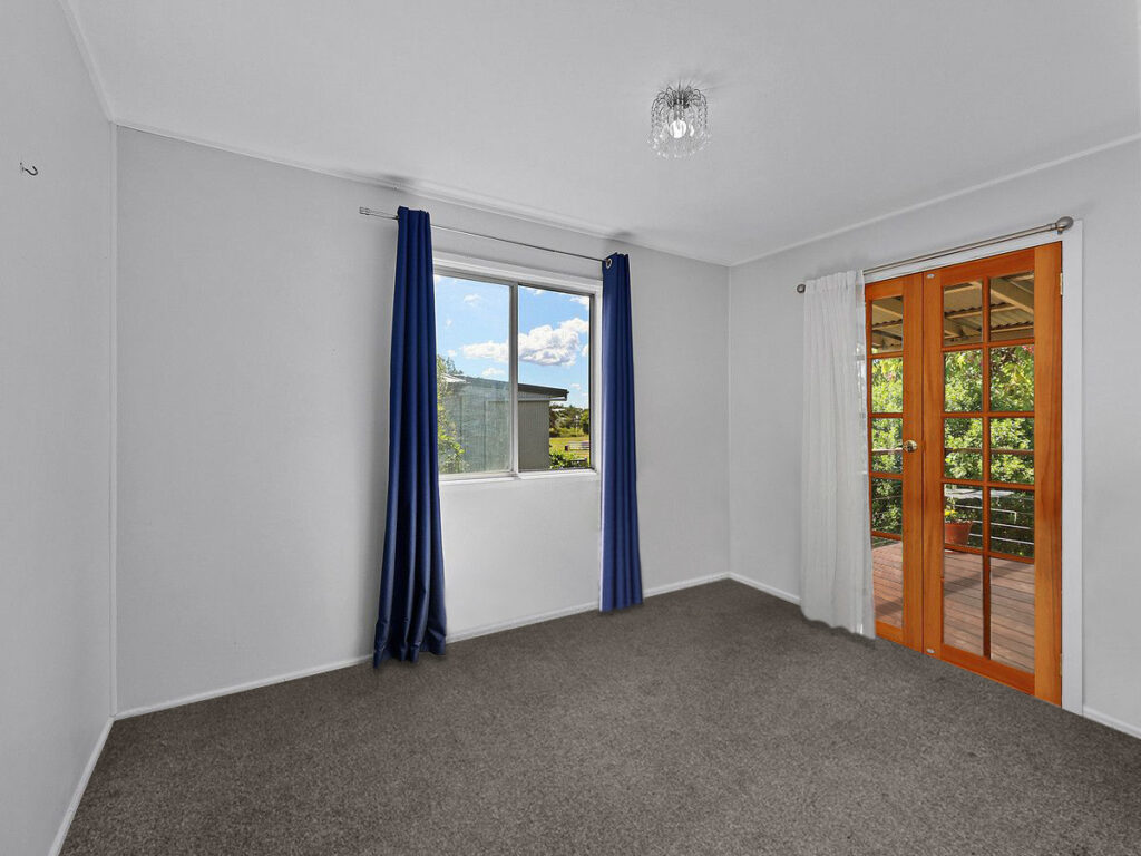 8 Thomas Street, Blackstone, QLD 4304