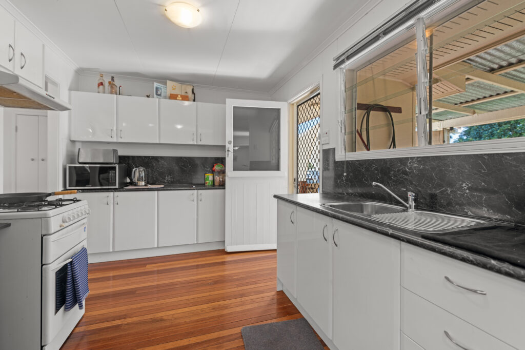 15 Peacock Street, One Mile, QLD 4305