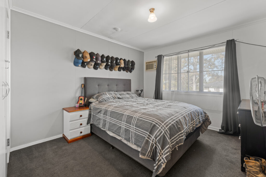 15 Peacock Street, One Mile, QLD 4305