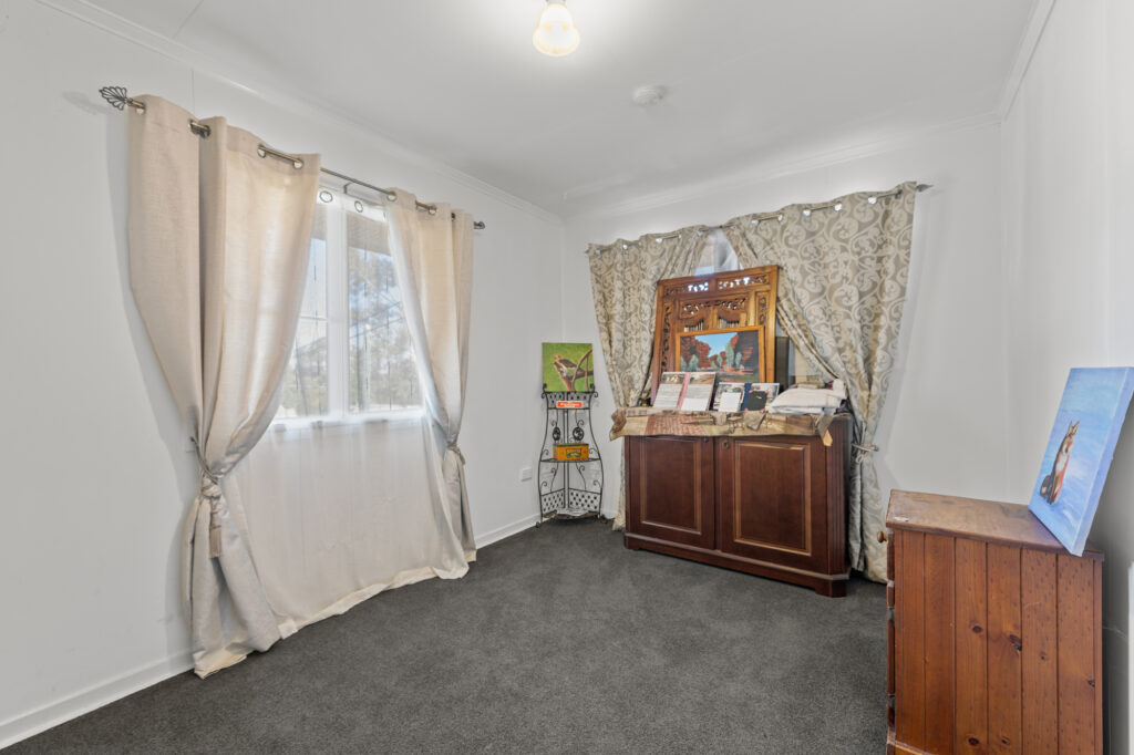 15 Peacock Street, One Mile, QLD 4305