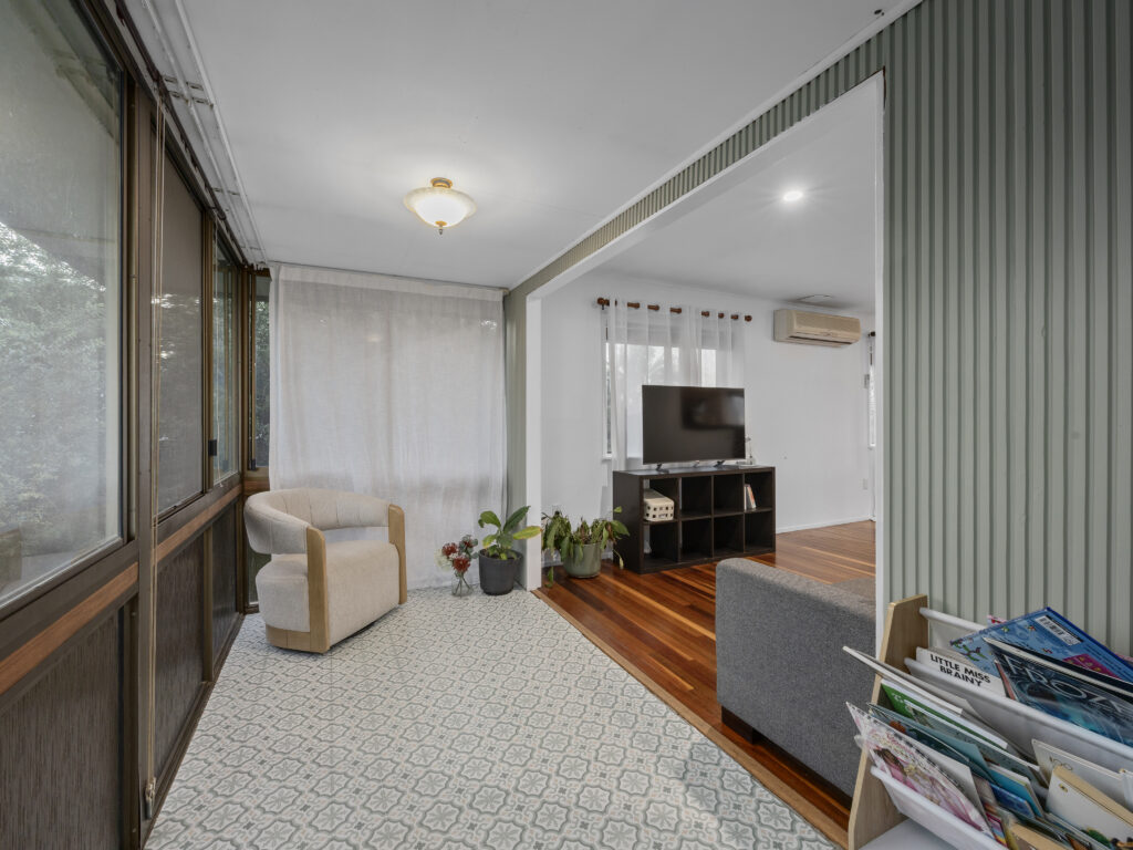 14 Mary Street, Flinders View, QLD 4305