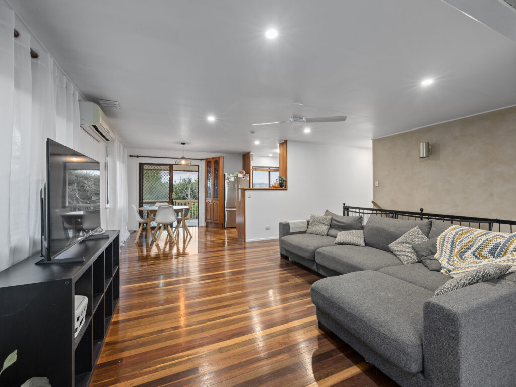 14 Mary Street, Flinders View, QLD 4305