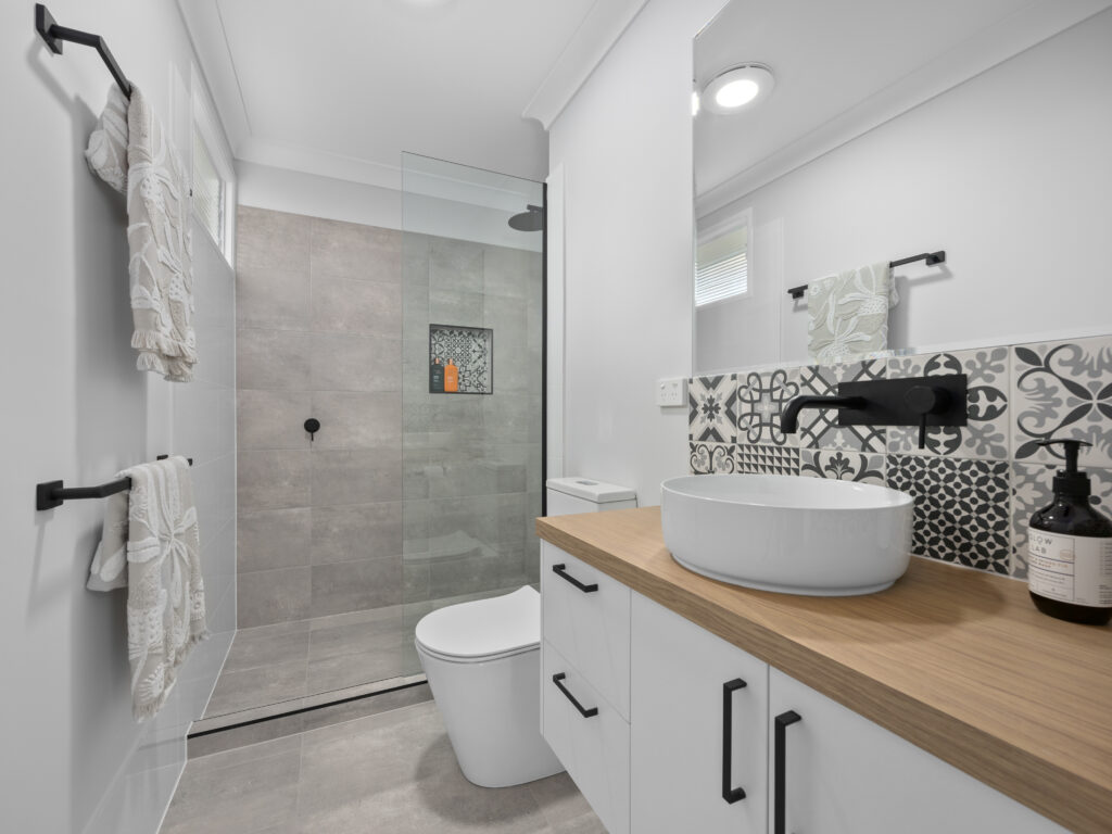 2/71 Oxley Drive, Barellan Point, QLD 4306