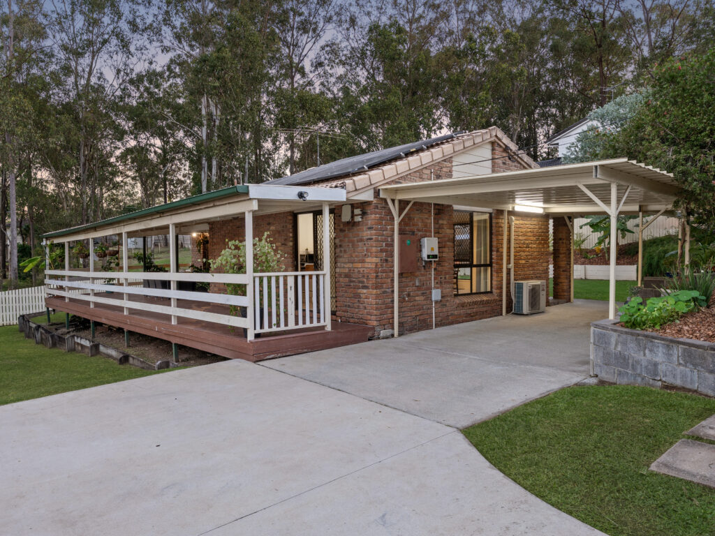 15 Buttler Street, Bellbird Park, QLD 4300