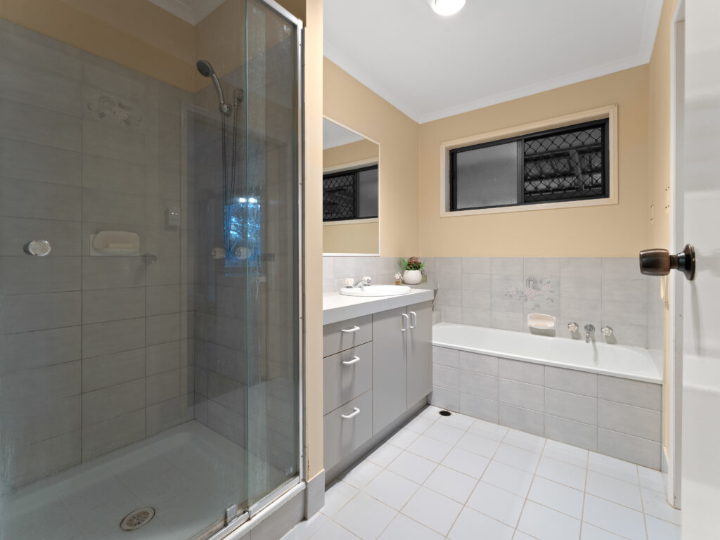 15 Buttler Street, Bellbird Park, QLD 4300