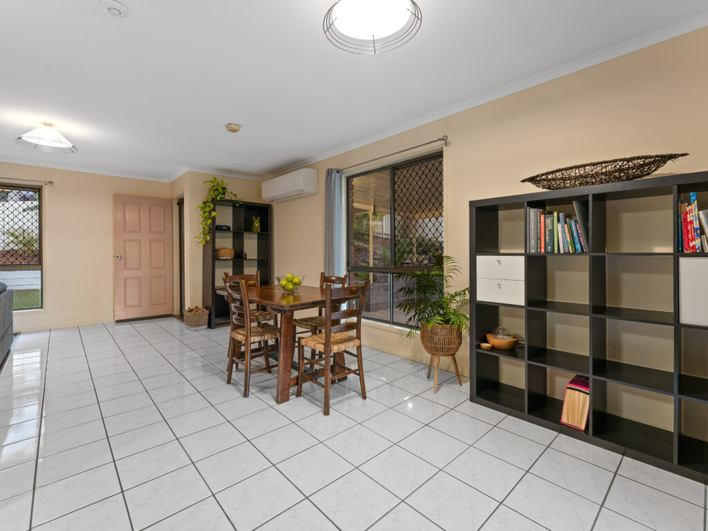 15 Buttler Street, Bellbird Park, QLD 4300