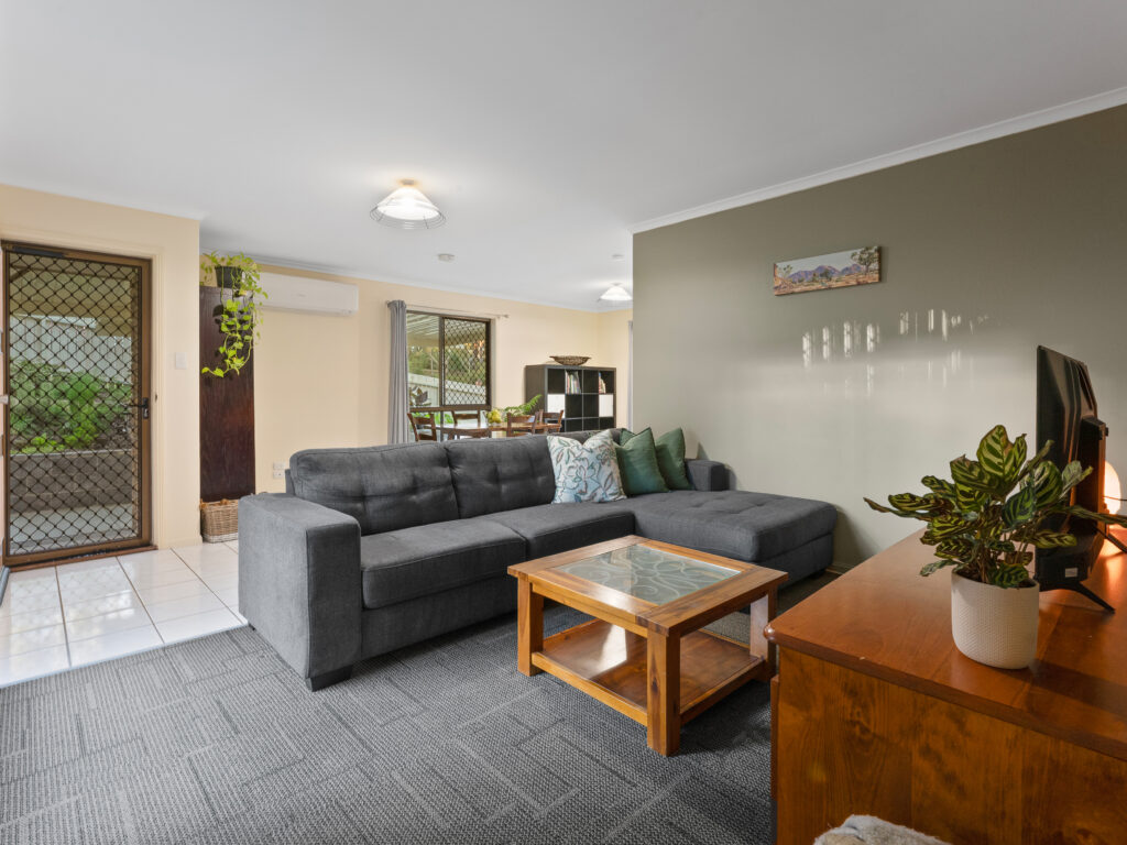 15 Buttler Street, Bellbird Park, QLD 4300