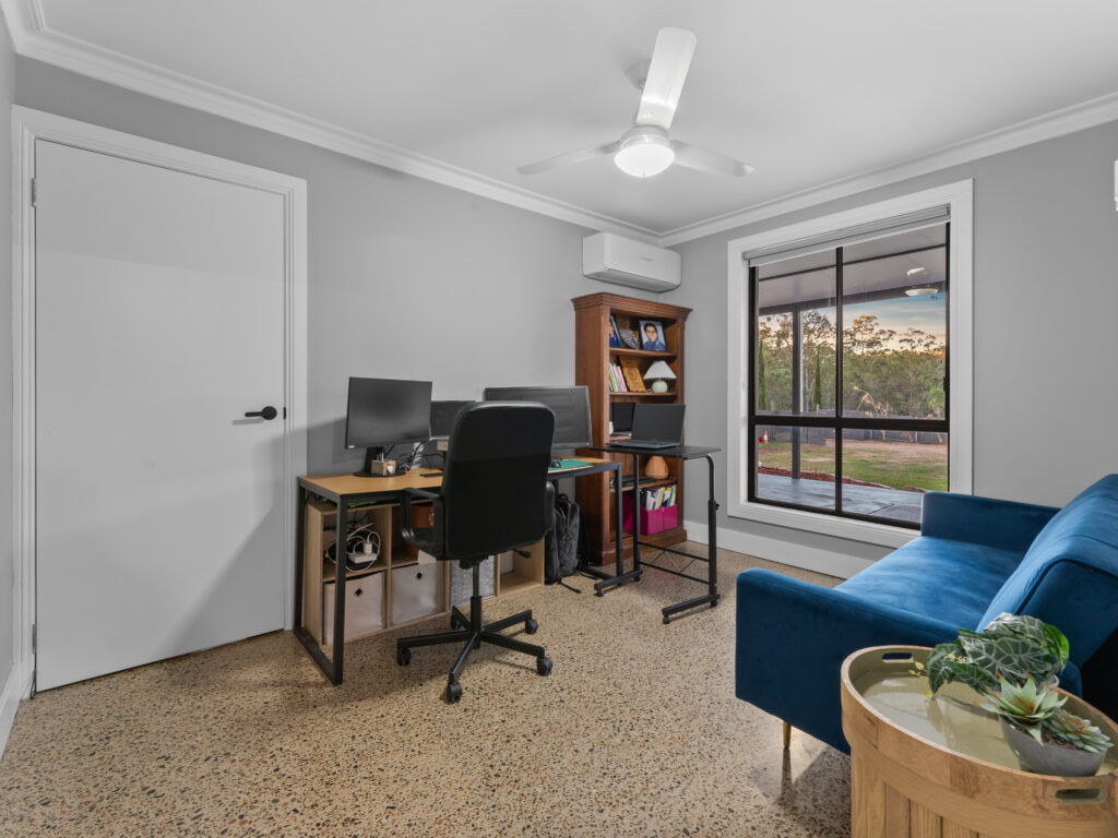 132 Blackwall Road, Chuwar, QLD 4306