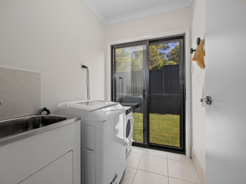 24 Islay Street, Spring Mountain, QLD 4300