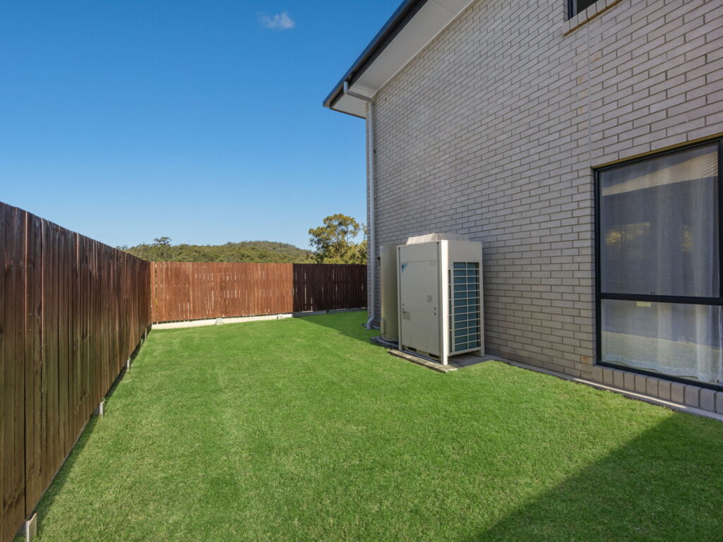 24 Islay Street, Spring Mountain, QLD 4300