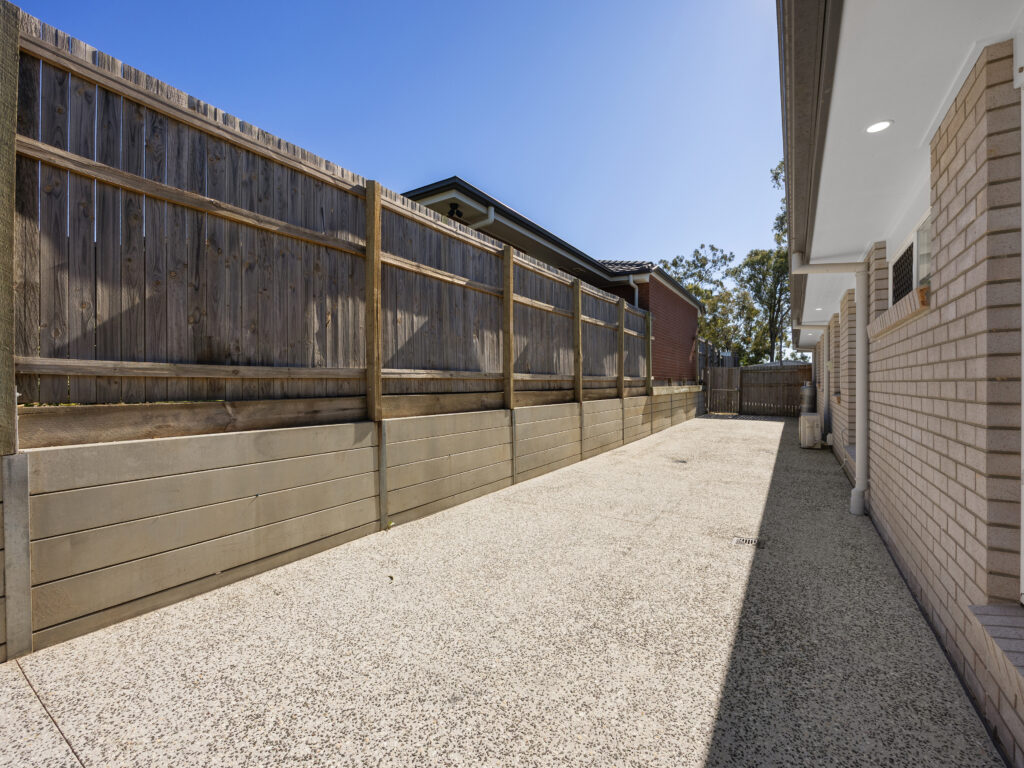 5 Woodward Place, Deebing Heights, QLD 4306