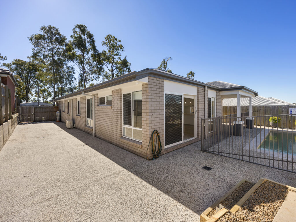 5 Woodward Place, Deebing Heights, QLD 4306