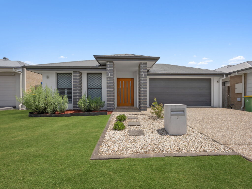 7 Affinity Way, South Ripley, QLD 4306