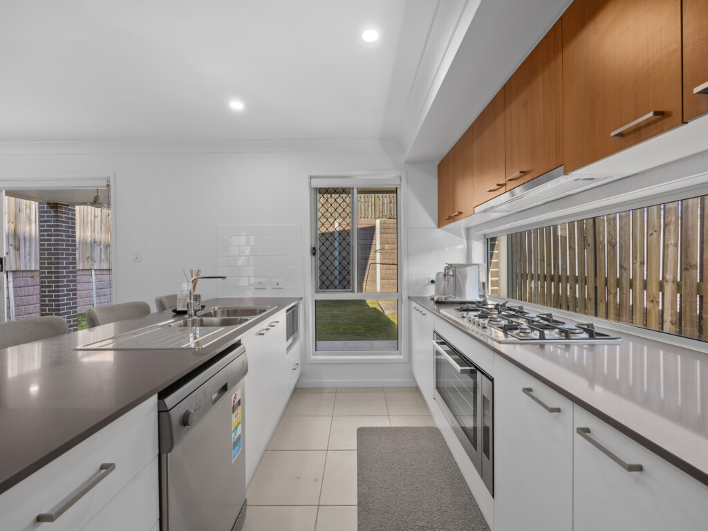 60 Carbeen Circuit, Springfield, QLD 4300