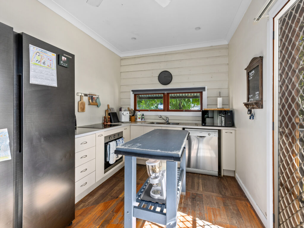 24 Mary Street, Blackstone, QLD 4304