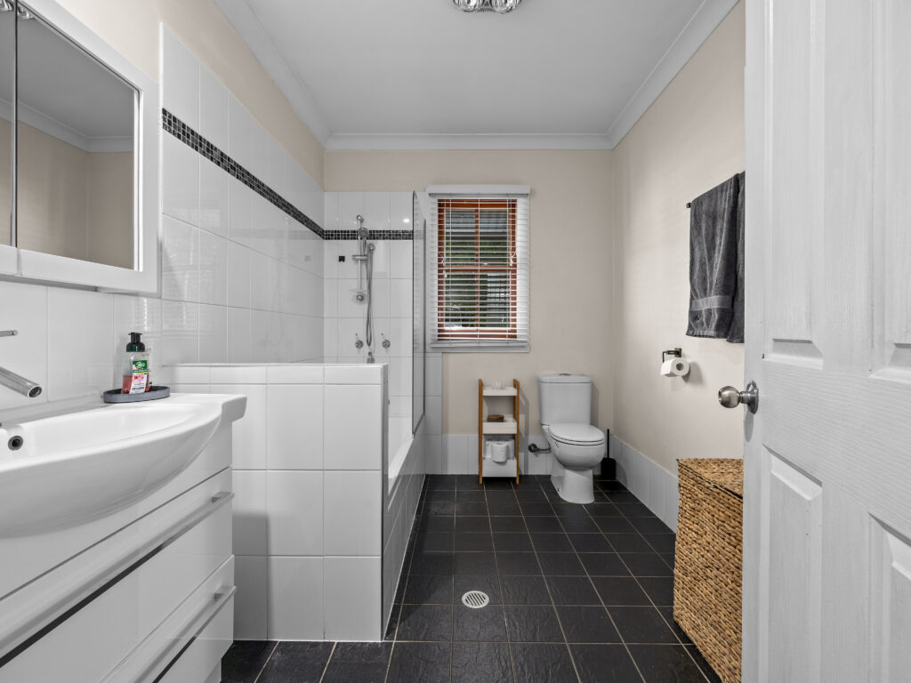 24 Mary Street, Blackstone, QLD 4304