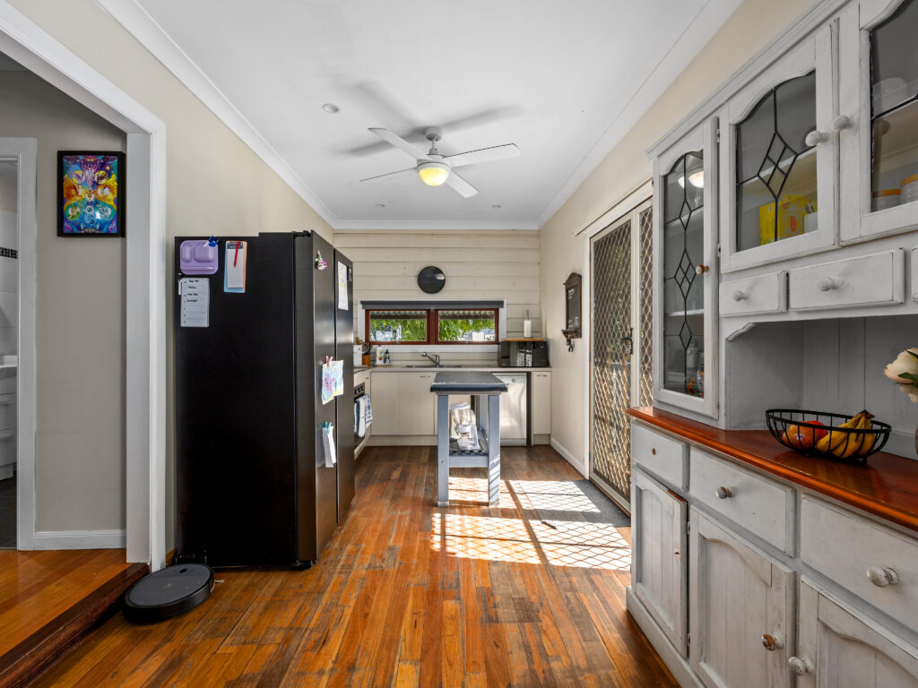 24 Mary Street, Blackstone, QLD 4304