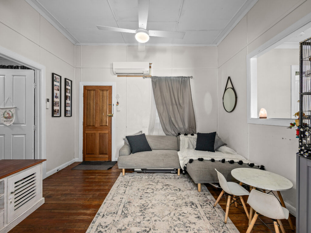 24 Mary Street, Blackstone, QLD 4304