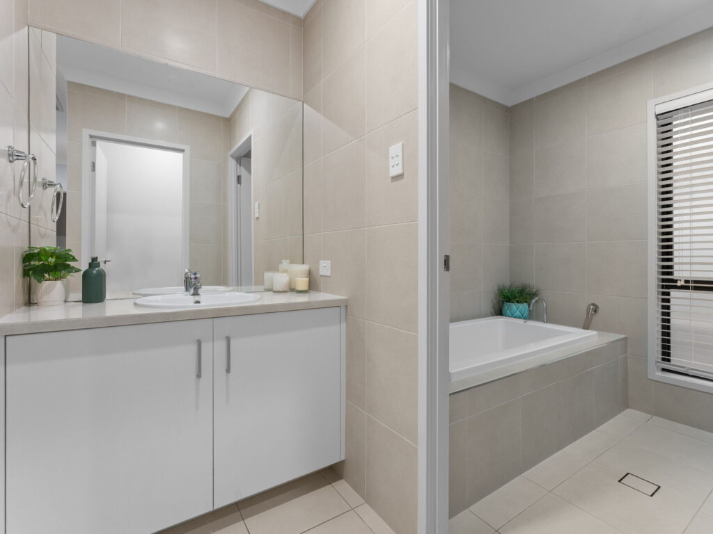 16 Inigo Way, Augustine Heights, QLD 4300