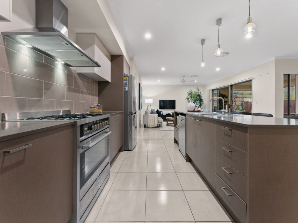 133 Benezet Drive, Augustine Heights, QLD 4300