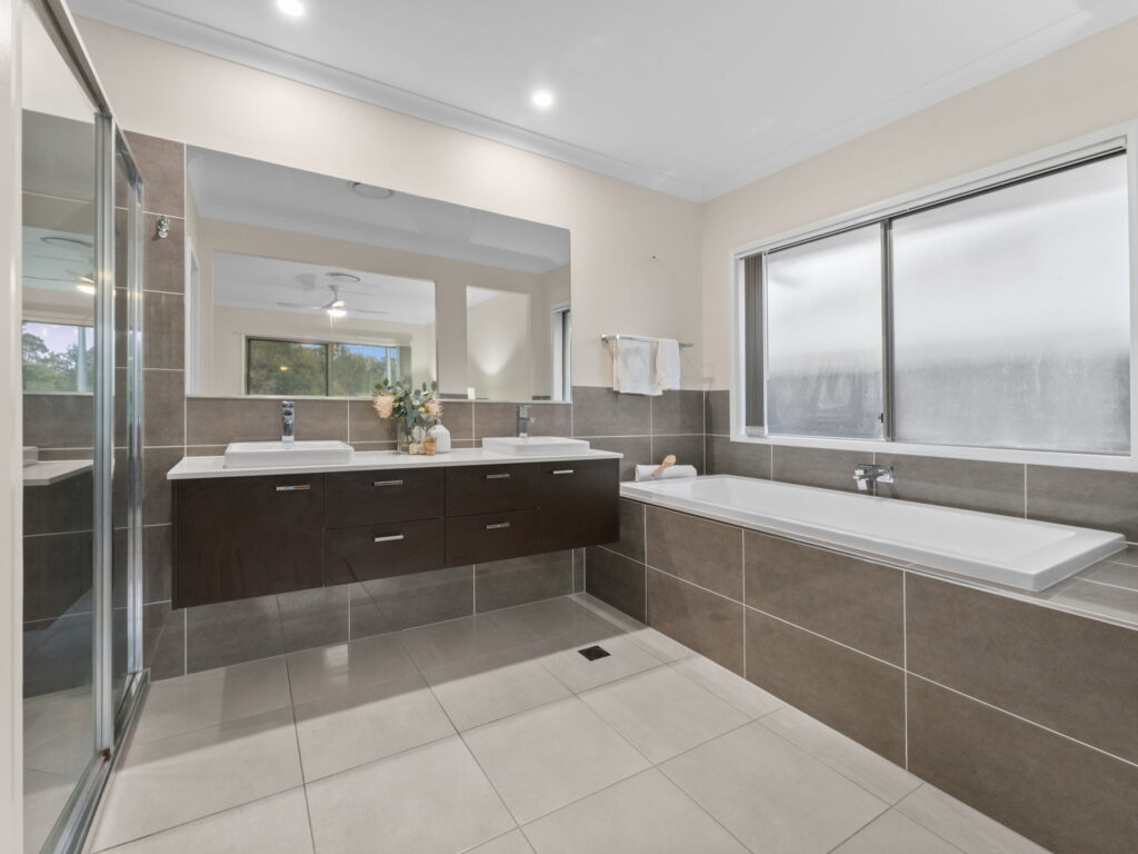 133 Benezet Drive, Augustine Heights, QLD 4300