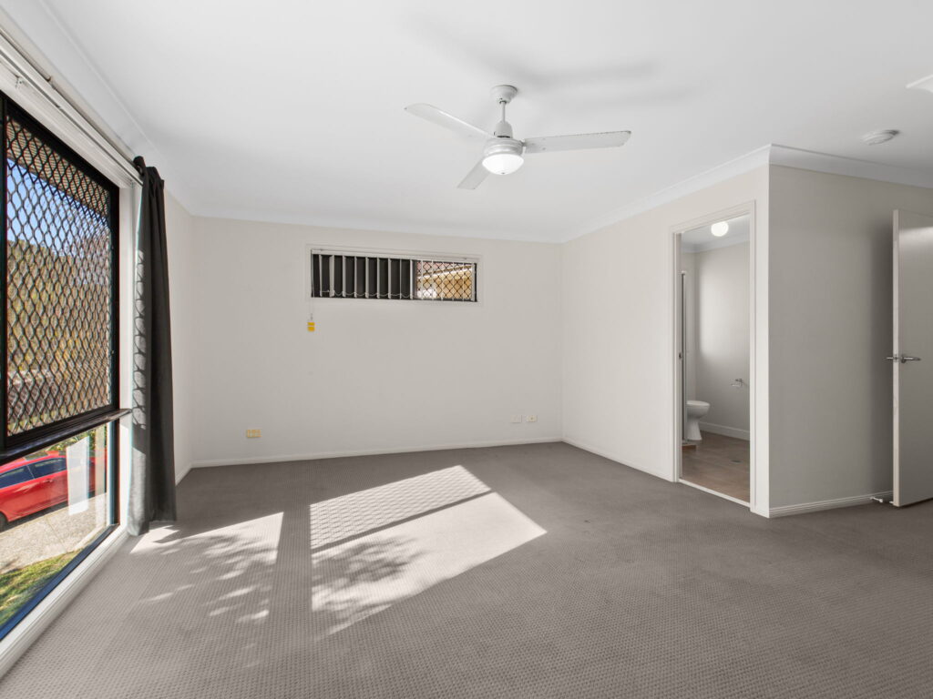 10 Heuer Close, Goodna, QLD 4300