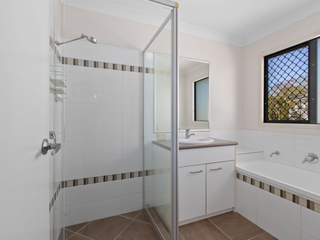 10 Heuer Close, Goodna, QLD 4300
