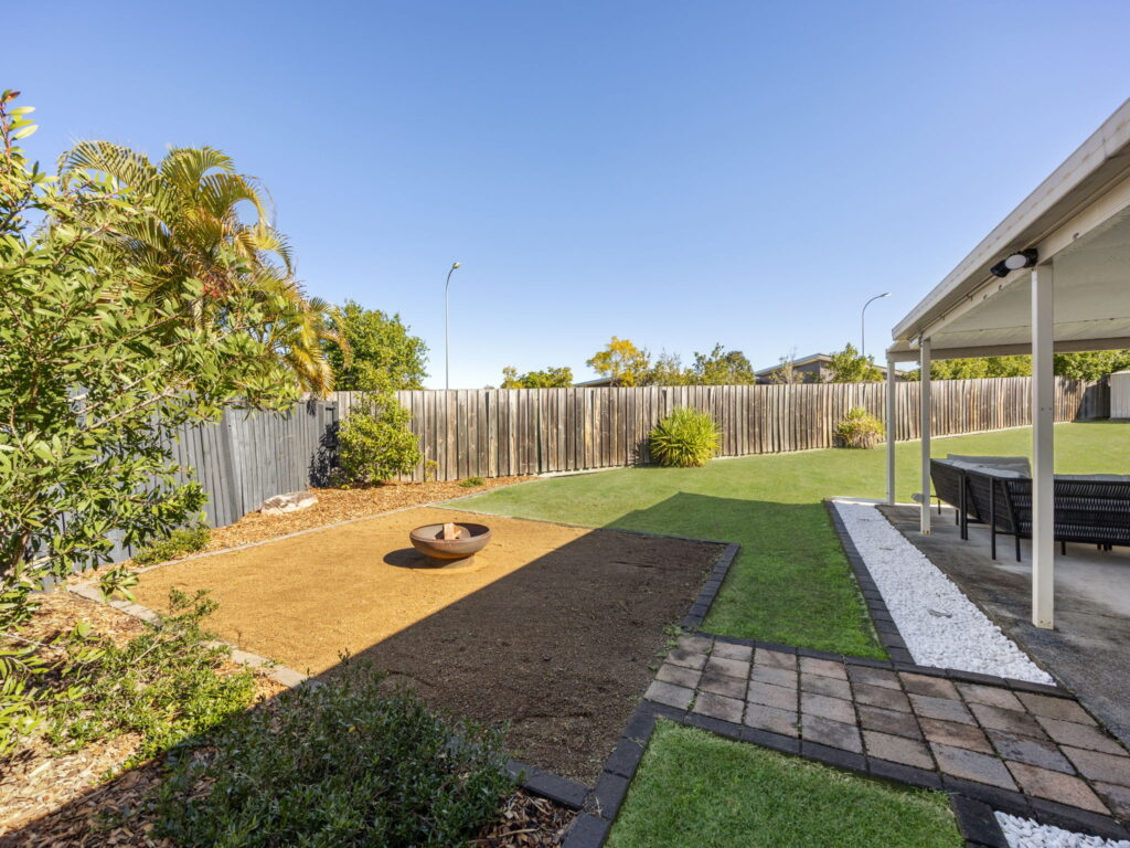4 Pinkwood Court, Yamanto, QLD 4305