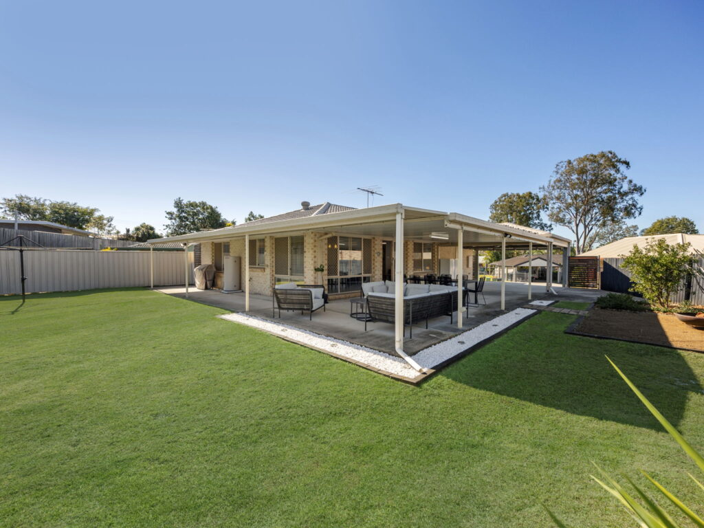 4 Pinkwood Court, Yamanto, QLD 4305