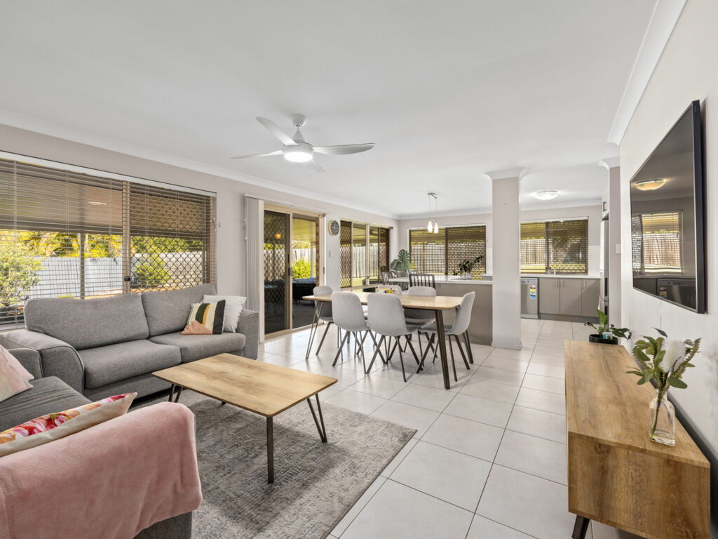 4 Pinkwood Court, Yamanto, QLD 4305